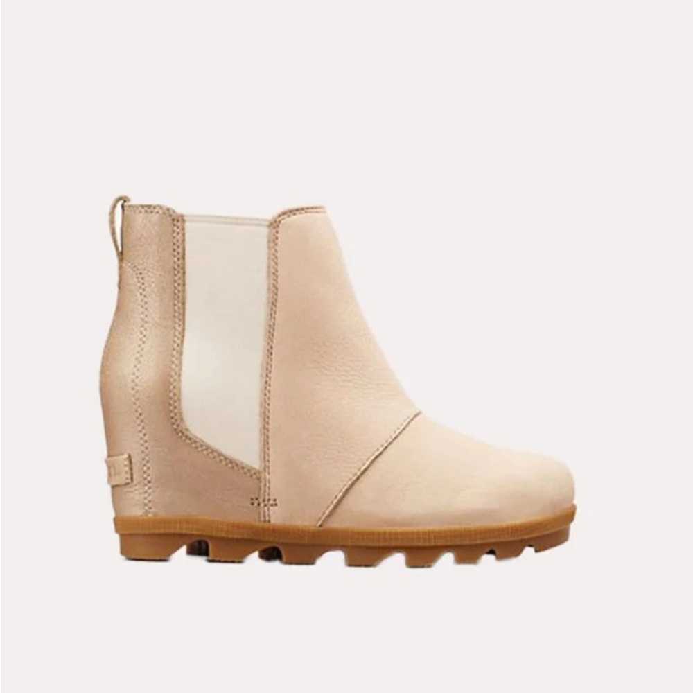 Sorel Joan of Arctic II Chelsea Lux Tan Cream Gold Wedge Boots Size 8